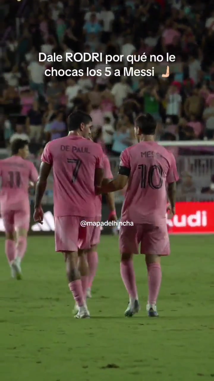 333体育|电竞-官方网站-😳你小子要干啥？梅西想击掌，德保罗与其十指相扣＆被拍屁股