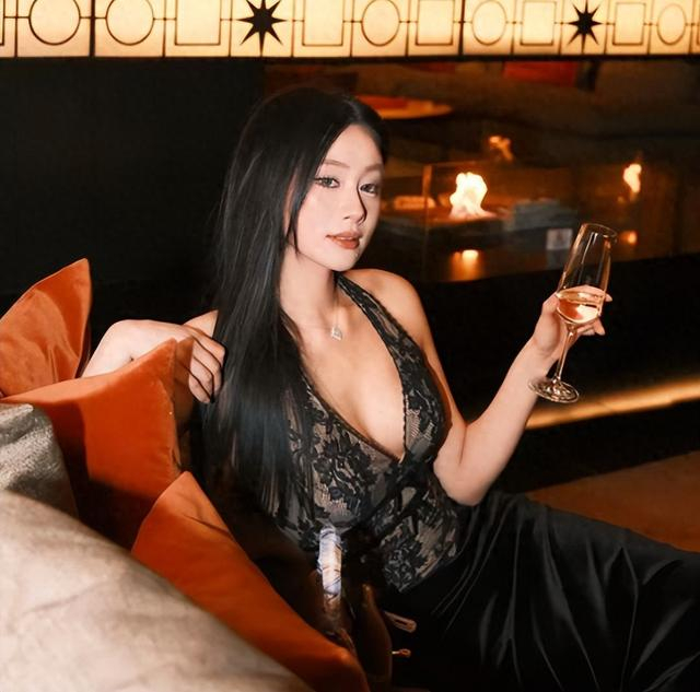 333体育|电竞-官方网站-范斯晶和男友近照：28岁越来越美，男友1米96，也进男足国家队|范志毅|足球|国足|足协杯|马镇_新浪体育_新浪新闻